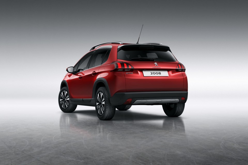 Photo officielle 3/4 arrière Peugeot 2008 restylée (2016)