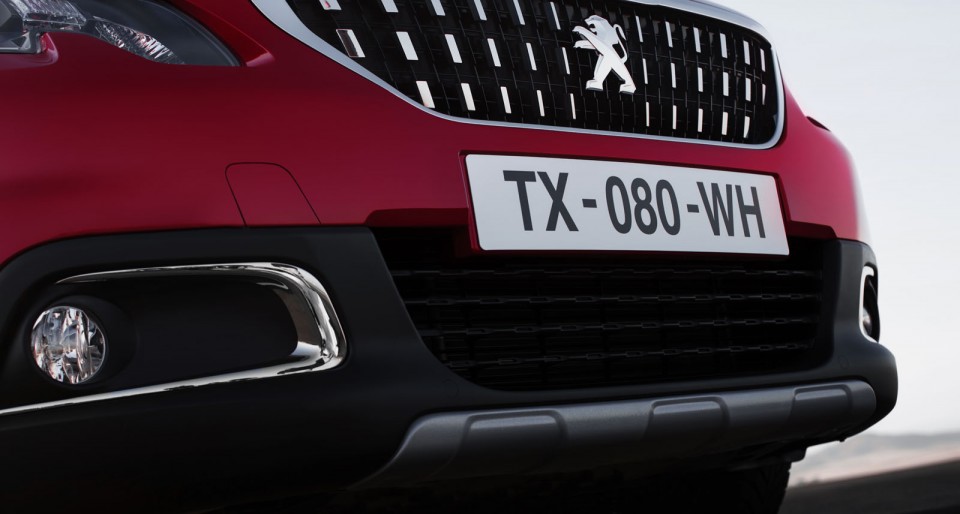 Photo bouclier avant Peugeot 2008 restylée (2016)