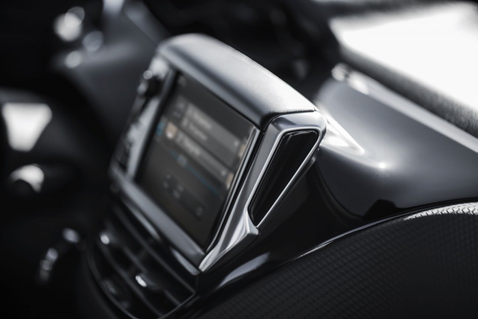 Photo détail écran tactile Peugeot 2008 restylée (2016)