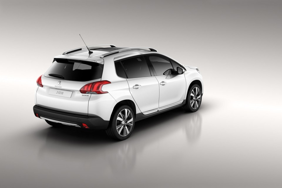 3/4 arrière Peugeot 2008 - Photo officielle - 1-004