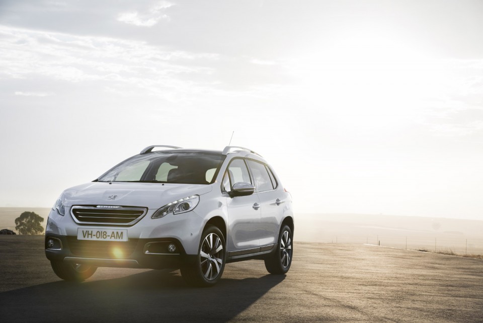 Peugeot 2008 Féline Blanche Nacrée - Photo officielle - 2-002