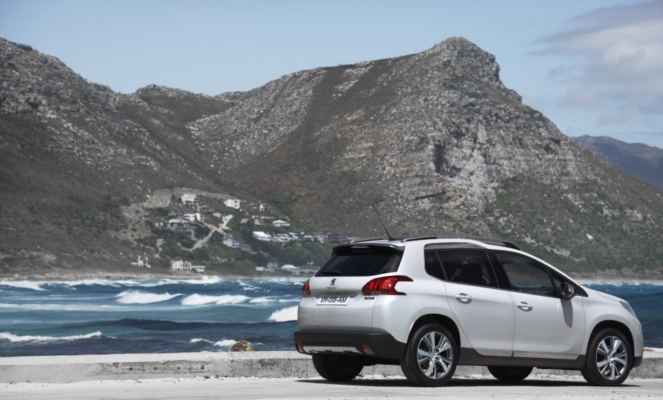 Photo Peugeot 2008 Féline Blanc Nacré - Photo officielle - 2-008