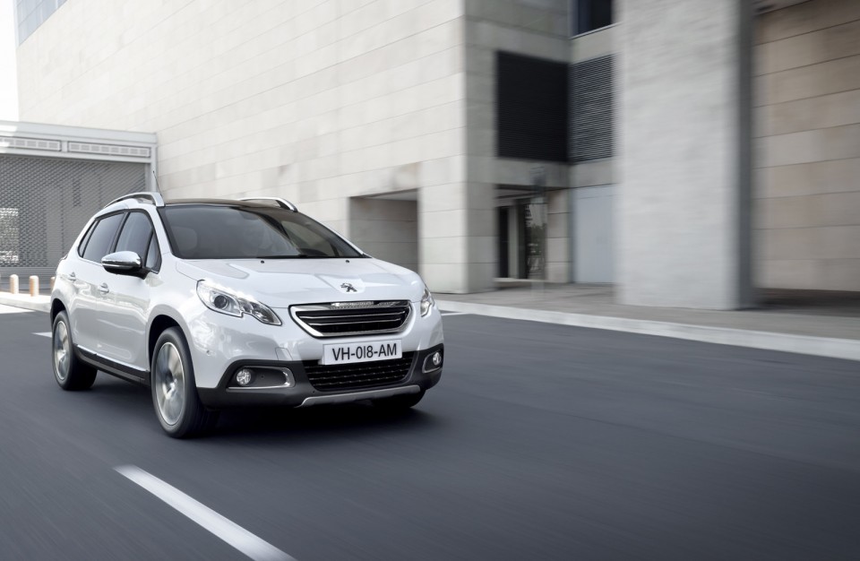 Dynamique Peugeot 2008 Féline Blanc Nacré - Photo officielle - 2-021