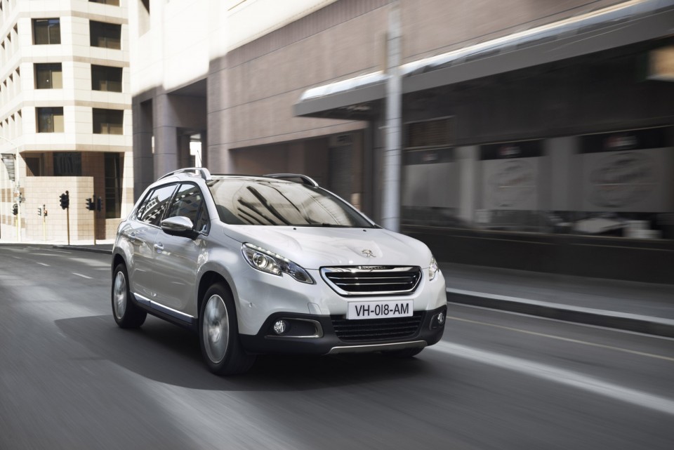 Roulage Peugeot 2008 Féline Blanc Nacré - Photo officielle - 2-022