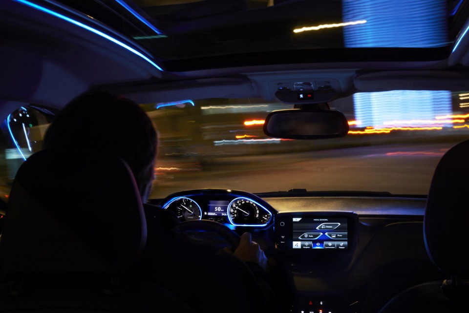 Intérieur Peugeot 2008 Féline de nuit - Photo officielle - 2-026