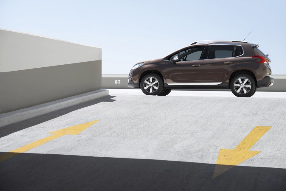 Peugeot 2008 Allure Brun Makaha - Photo officielle - 2-033