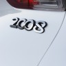 Sigle 2008 coffre Peugeot 2008 Féline Blanc Nacré - Photo officielle - 2-041