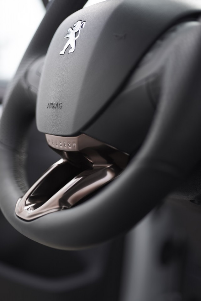 Volant Peugeot 2008 - Photo officielle - 2-054
