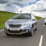 Photo Peugeot 2008 Allure Gris Artense et 2008 Féline Blanc Nacré, version UK (RHD) - 2-008