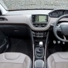 Photo Intérieur Peugeot 2008 Féline, version UK (RHD) - 2-009