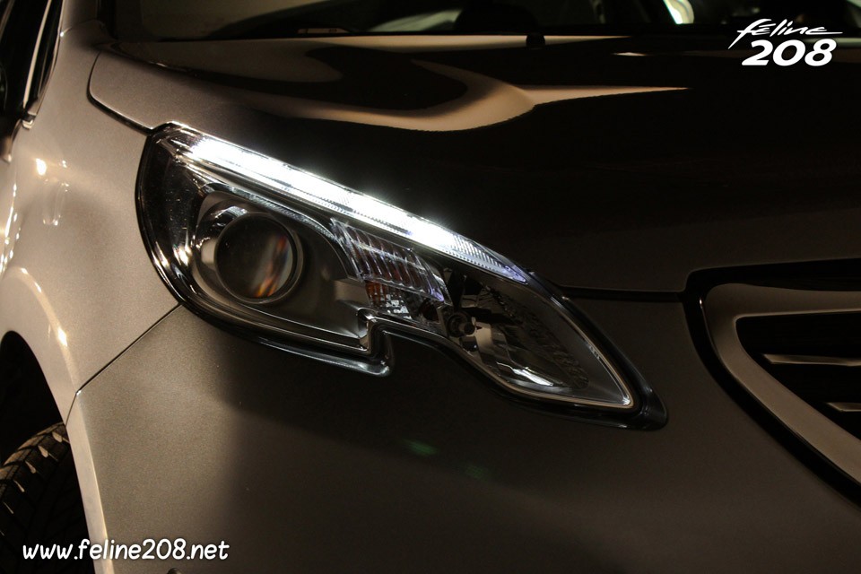 Bloc optique avant avec feu de jour DRL LED Peugeot 2008 Allure Gris Artense - 011
