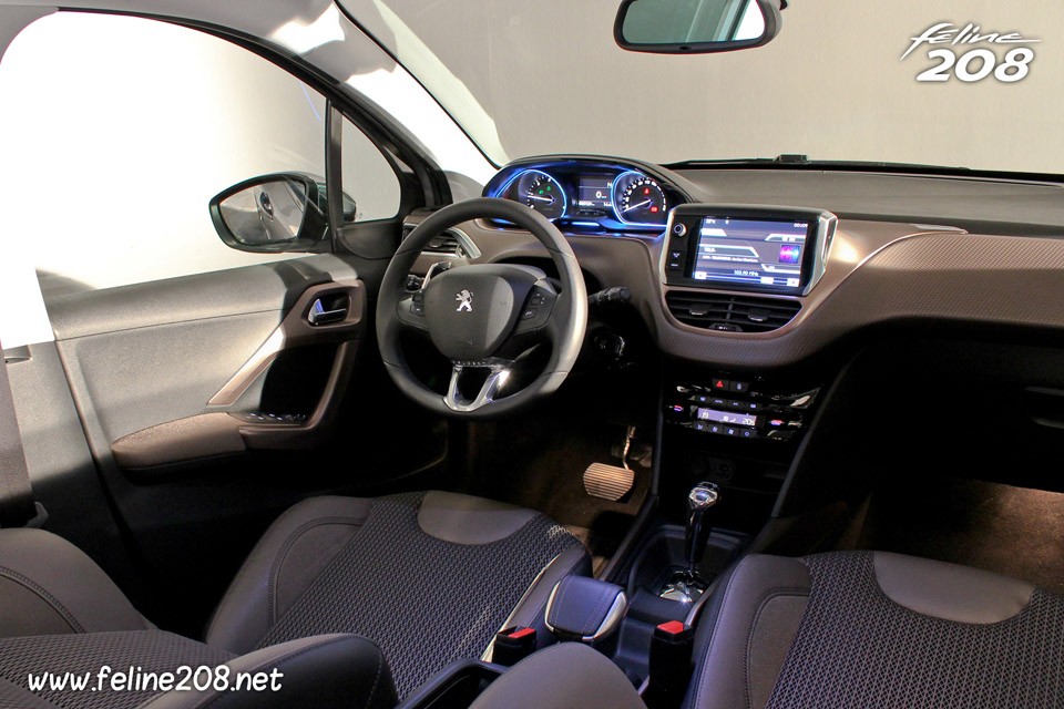 Intérieur Peugeot 2008 Allure - 019