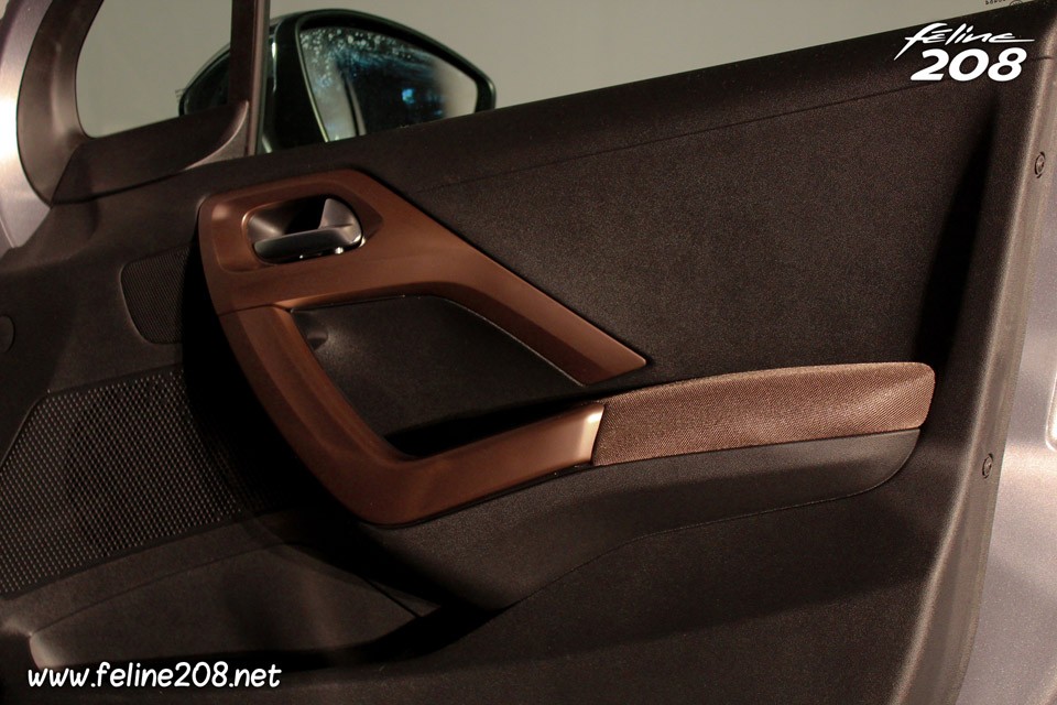 Poignée intérieure de porte Peugeot 2008 Allure - 026