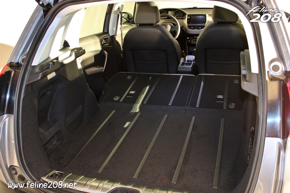 Coffre banquette rabattue Peugeot 2008 Allure - 029