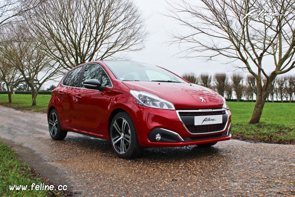 Photo 3/4 avant Peugeot 208 GT Line 1.2 PureTech 110 EAT6