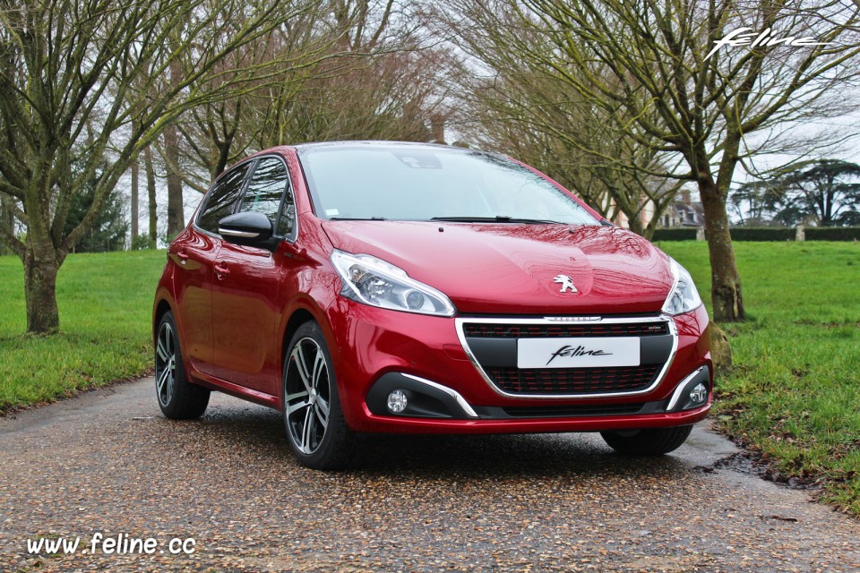 Photo 3/4 avant Peugeot 208 GT Line 1.2 PureTech 110 EAT6