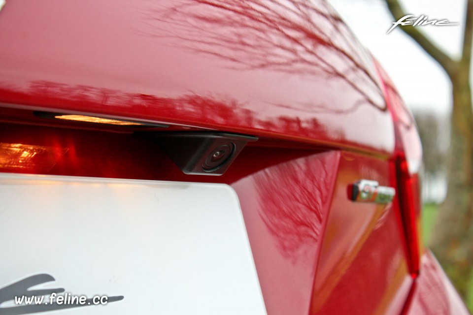 Photo caméra de recul Peugeot 208 GT Line 1.2 PureTech 110 EAT6