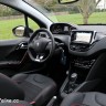 Photo intérieur mi-TEP Oxford noir Peugeot 208 GT Line 1.2 Pure