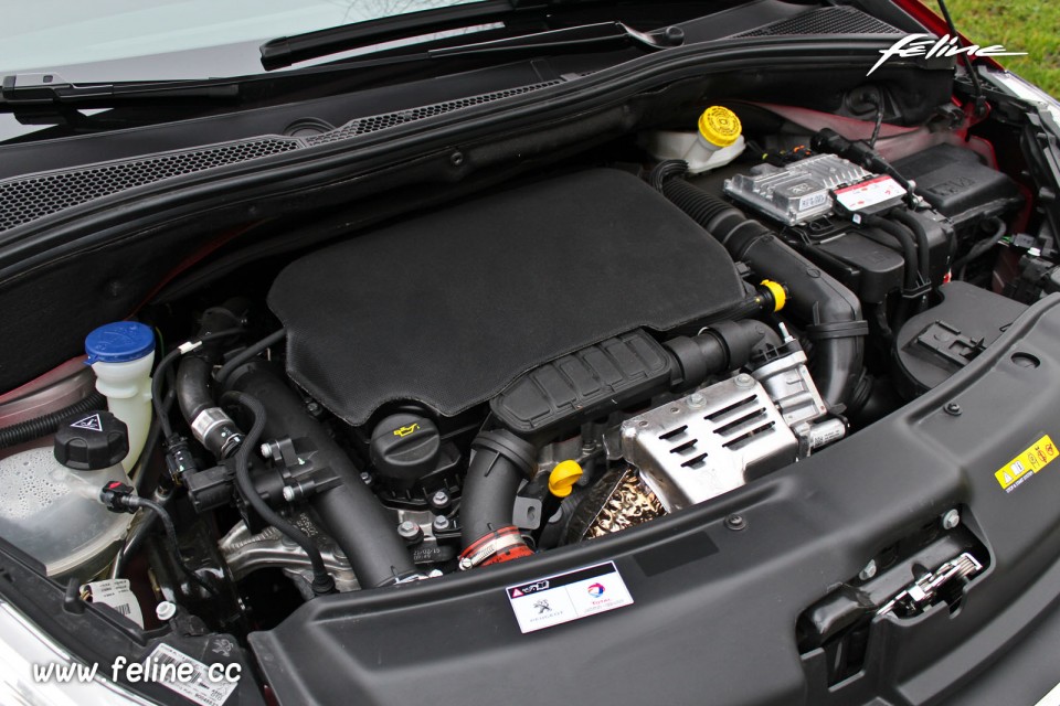 Photo moteur 1.2 PureTech 110 (EB2DT) Peugeot 208 GT Line EAT6