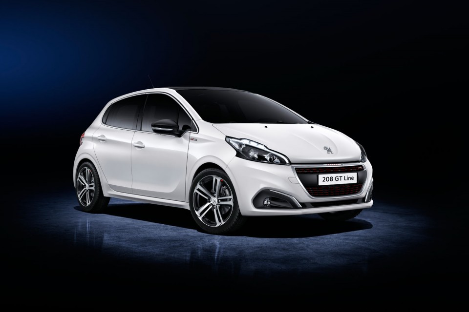 Photo officielle Peugeot 208 GT Line restylée (2015)