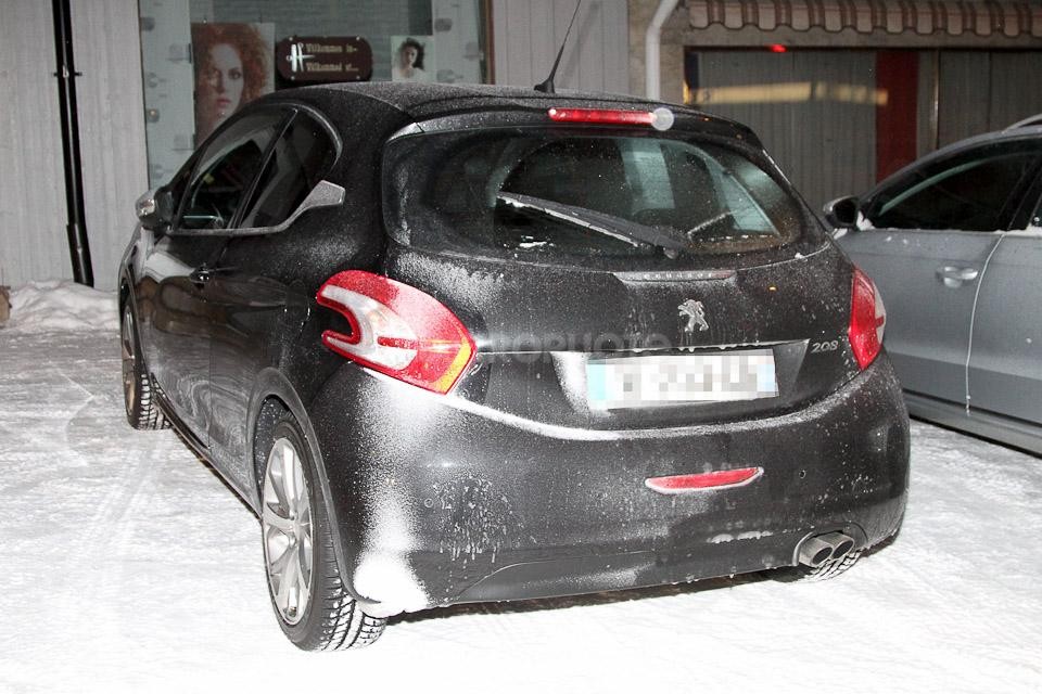 Peugeot 208 GT Spyshot Mulet 008