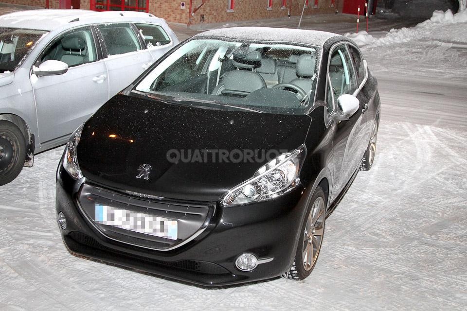 Peugeot 208 GT Spyshot Mulet 012