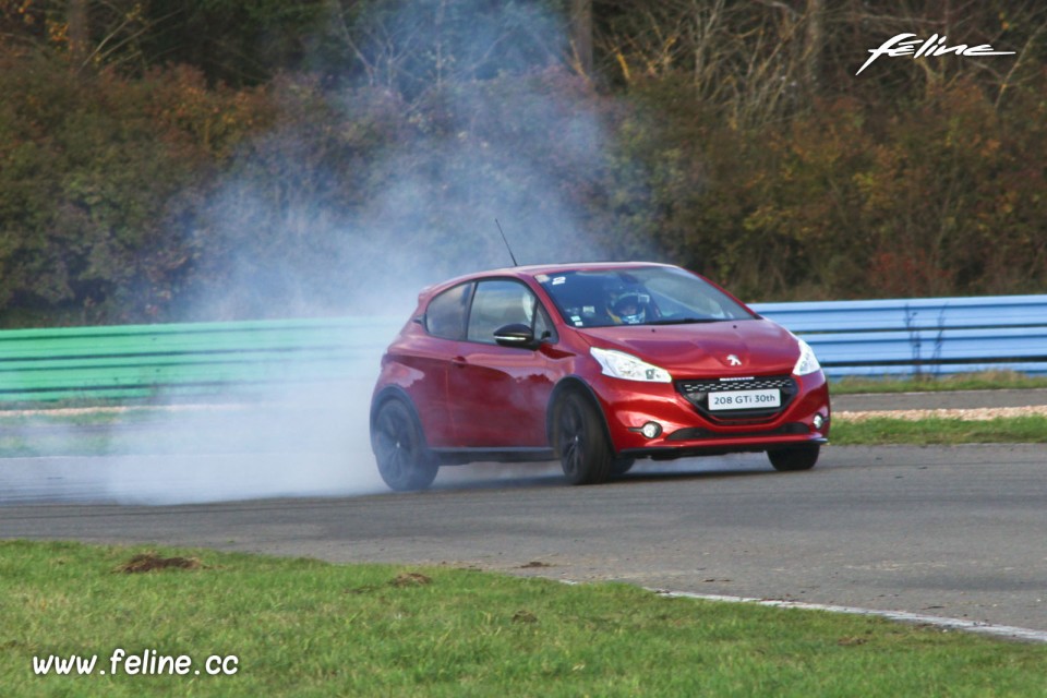 Photo essai Peugeot 208 GTi 30th - Circuit de Dreux
