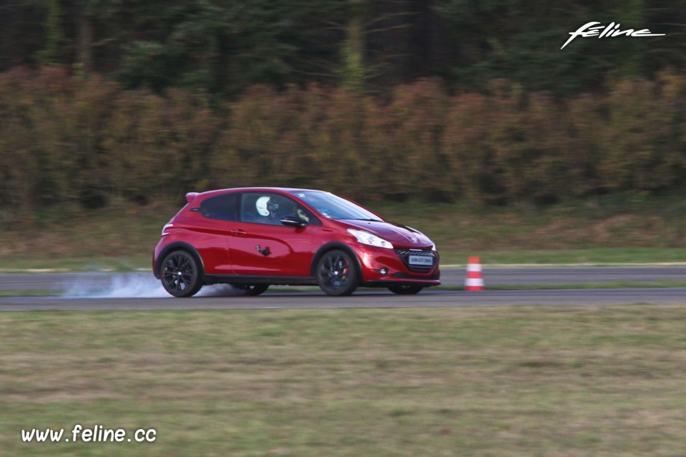 Photo essai Peugeot 208 GTi 30th - Circuit de Dreux