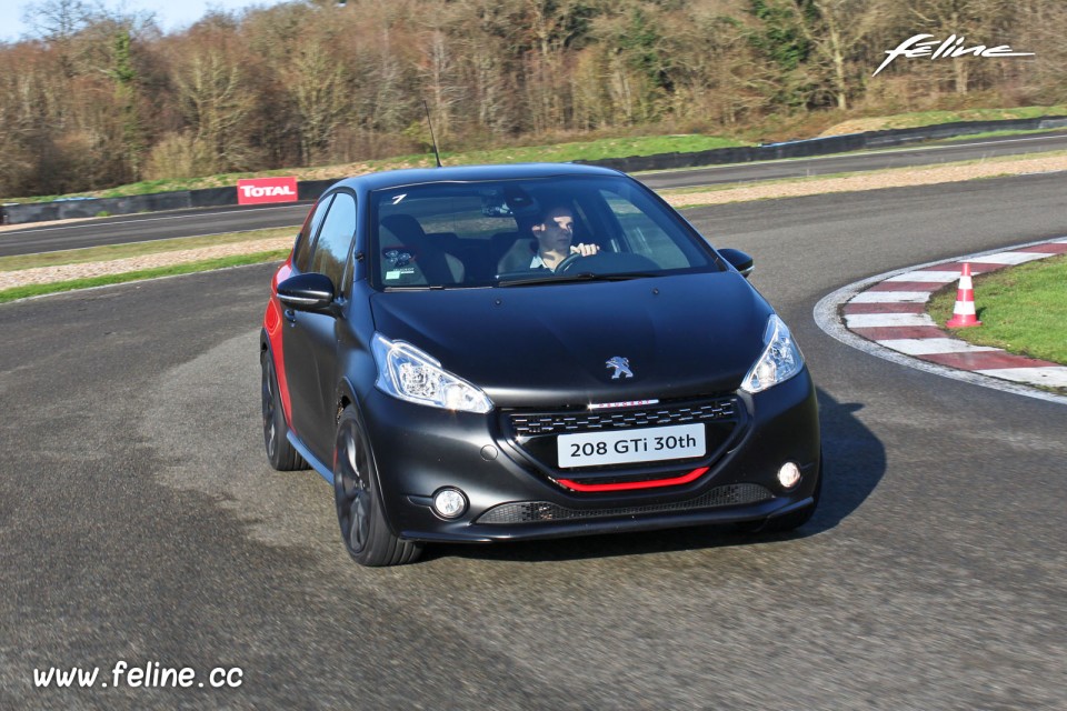 Photo essai Peugeot 208 GTi 30th - Circuit de Dreux