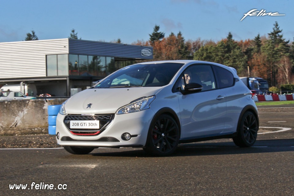 Photo essai Peugeot 208 GTi 30th - Circuit de Dreux