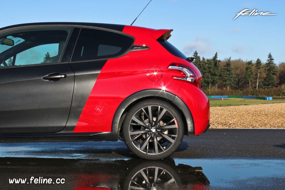 Photo essai Peugeot 208 GTi 30th - Circuit de Dreux