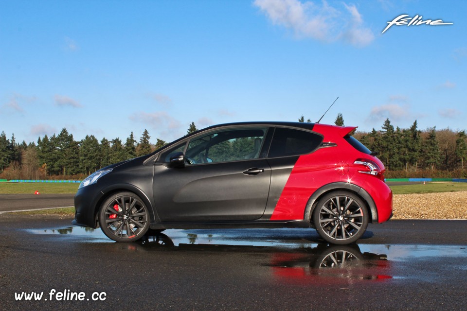 Photo essai Peugeot 208 GTi 30th - Circuit de Dreux