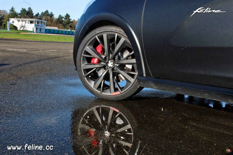 Photo essai Peugeot 208 GTi 30th - Circuit de Dreux