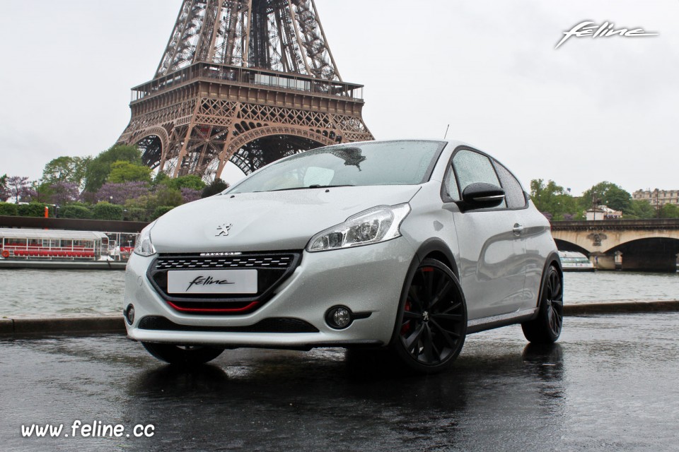 Photo essai Peugeot 208 GTi 30th Blanc Perle Nacré 1.6 THP 208