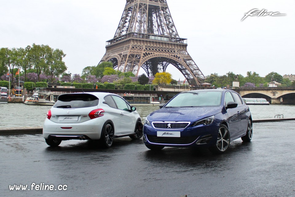 Photo Peugeot 308 GT Line Bleu Magnetic et Peugeot 208 GTi 30th