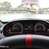 Photo combiné tête haute compteurs Peugeot 208 GTi 30th Blanc