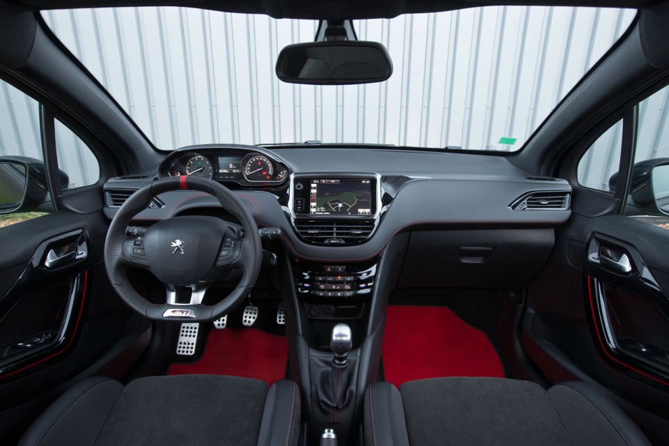 Photo officielle intérieur Peugeot 208 GTi 30th