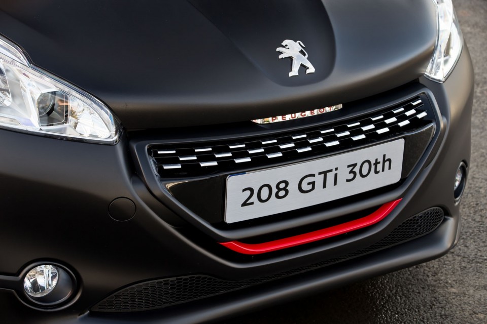 Photo calandre avant Peugeot 208 GTi 30th