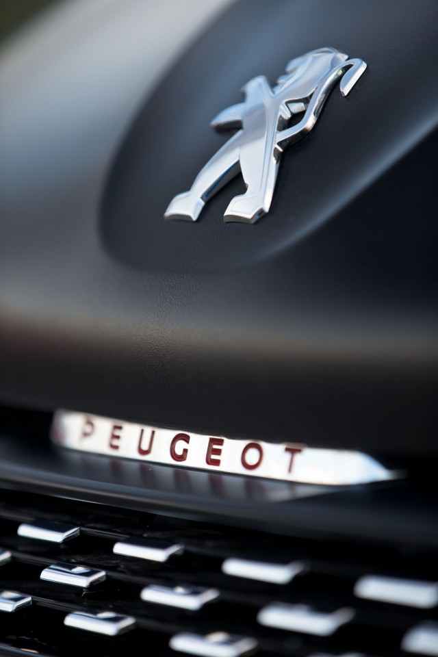 Photo officielle Peugeot 208 GTi 30th