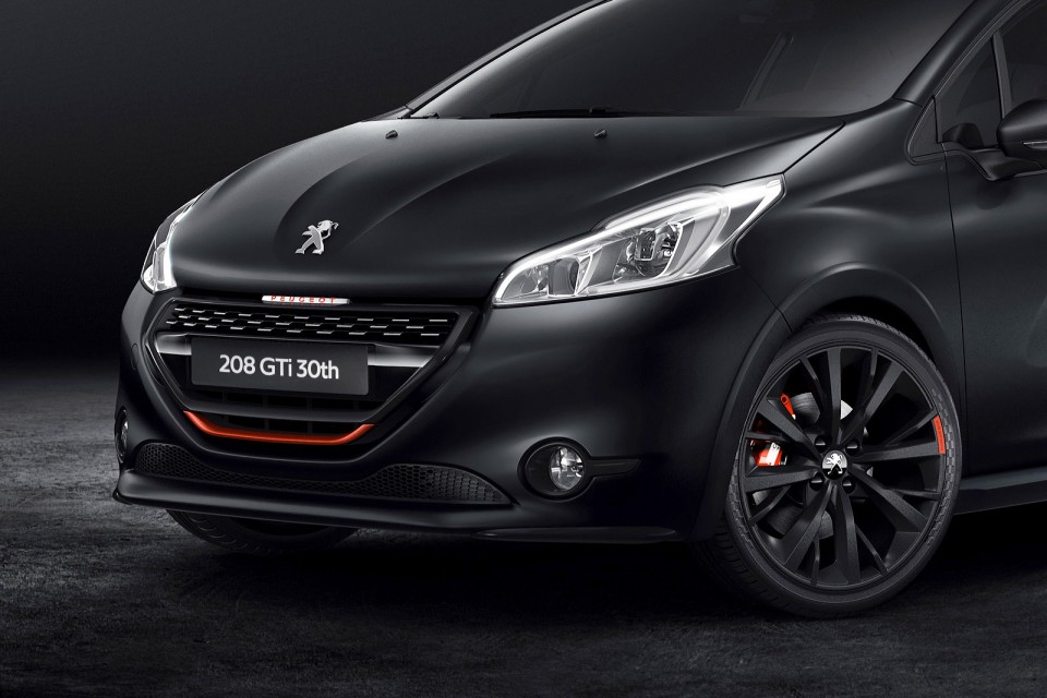 Photo calandre avant et jantes Peugeot 208 GTi 30th