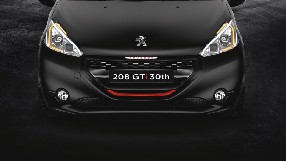 Photo face avant Peugeot 208 GTi 30th