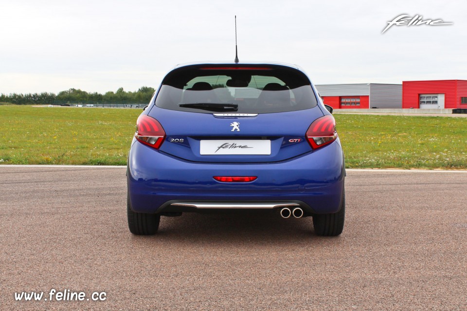 Photo face arrière Peugeot 208 GTi by Peugeot Sport 2017