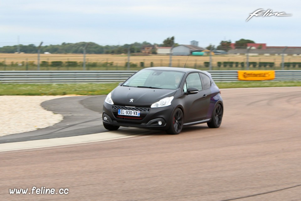 Photo essai circuit Peugeot 208 GTi by Peugeot Sport 2017