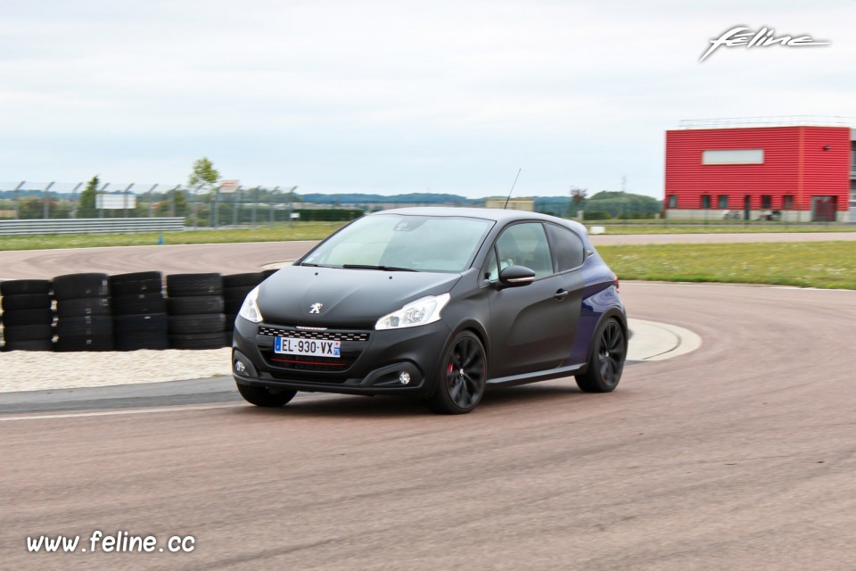 Photo essai circuit Peugeot 208 GTi by Peugeot Sport 2017