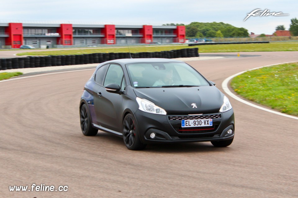 Photo essai circuit Peugeot 208 GTi by Peugeot Sport 2017