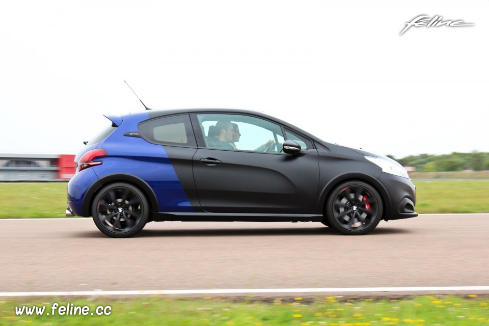 Photo essai circuit Peugeot 208 GTi by Peugeot Sport 2017