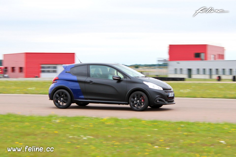Photo essai circuit Peugeot 208 GTi by Peugeot Sport 2017
