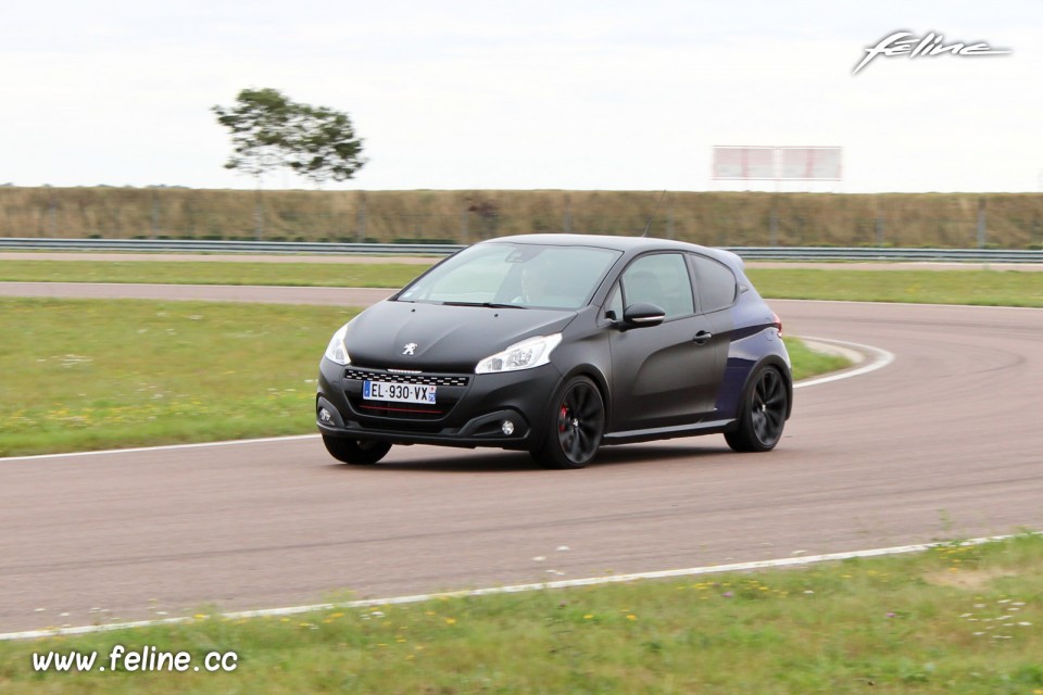 Photo essai circuit Peugeot 208 GTi by Peugeot Sport 2017