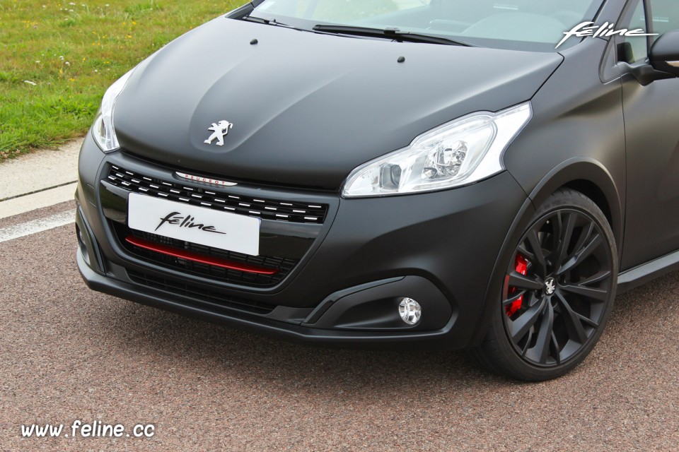 Photo bouclier avant Peugeot 208 GTi by Peugeot Sport 2017