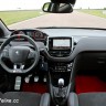 Photo tableau de bord Peugeot 208 GTi by Peugeot Sport 2017